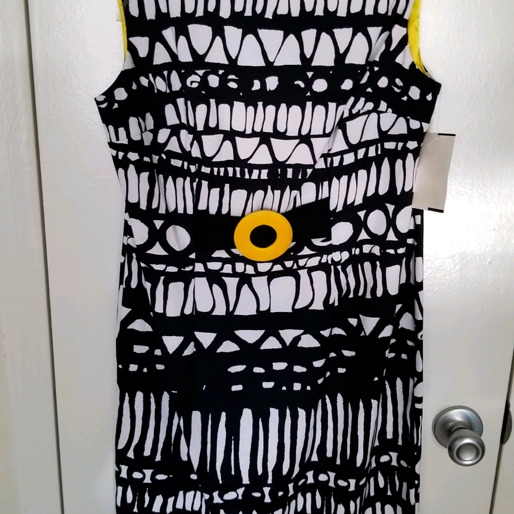 Dress sleeveless